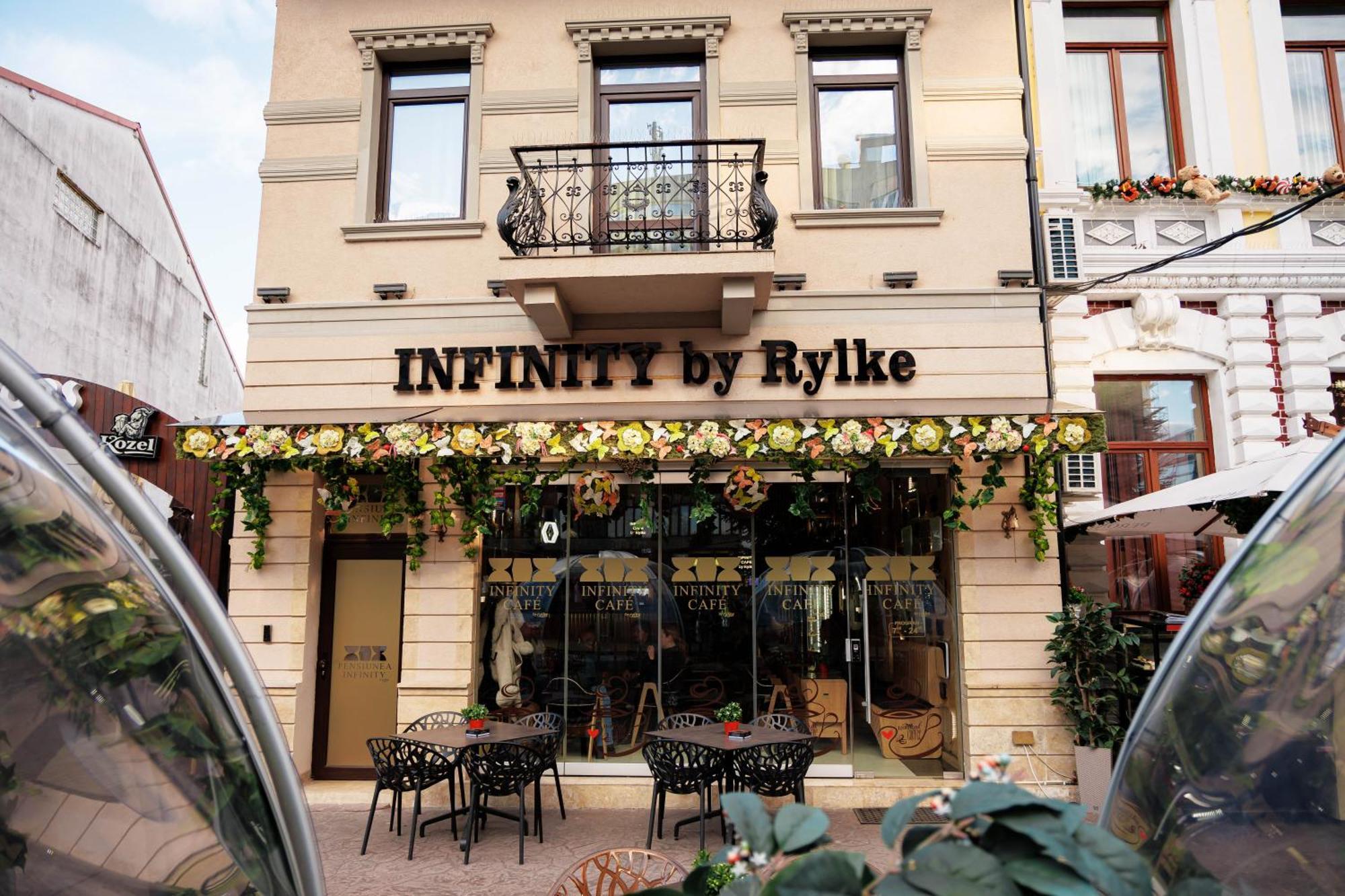 Pensiunea Infinity Targu Jiu Exterior photo