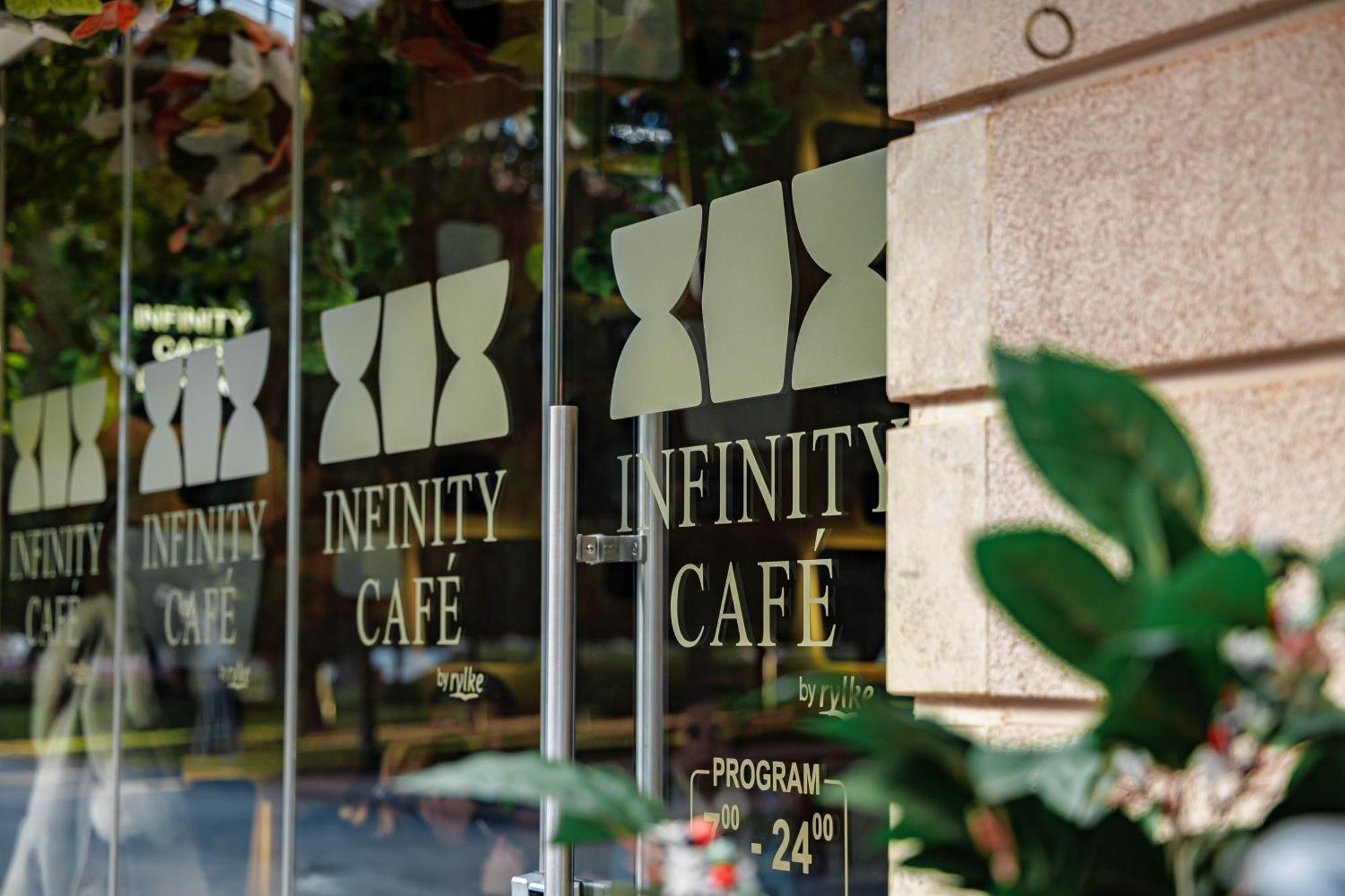 Pensiunea Infinity Targu Jiu Exterior photo