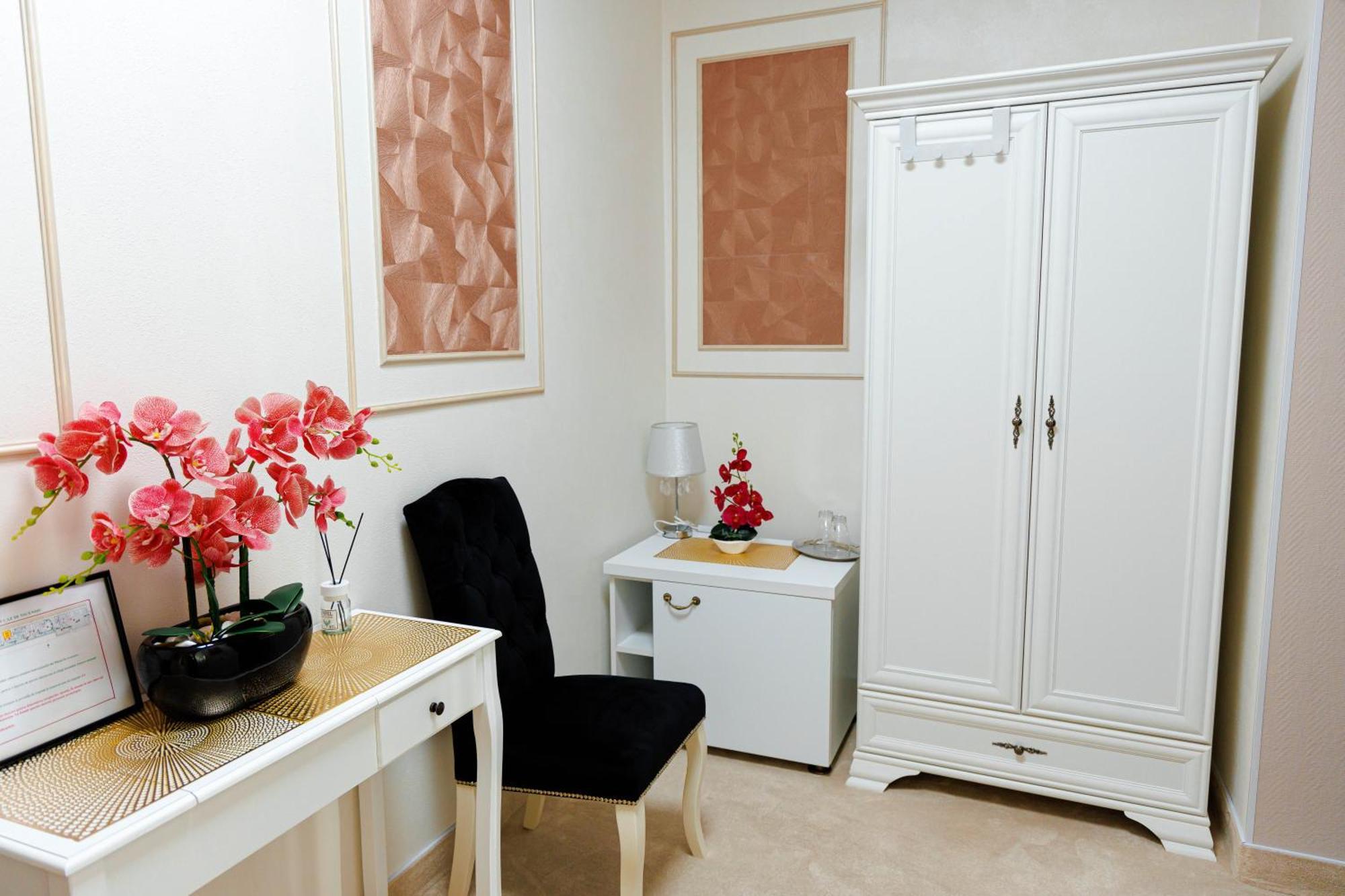 Pensiunea Infinity Targu Jiu Exterior photo